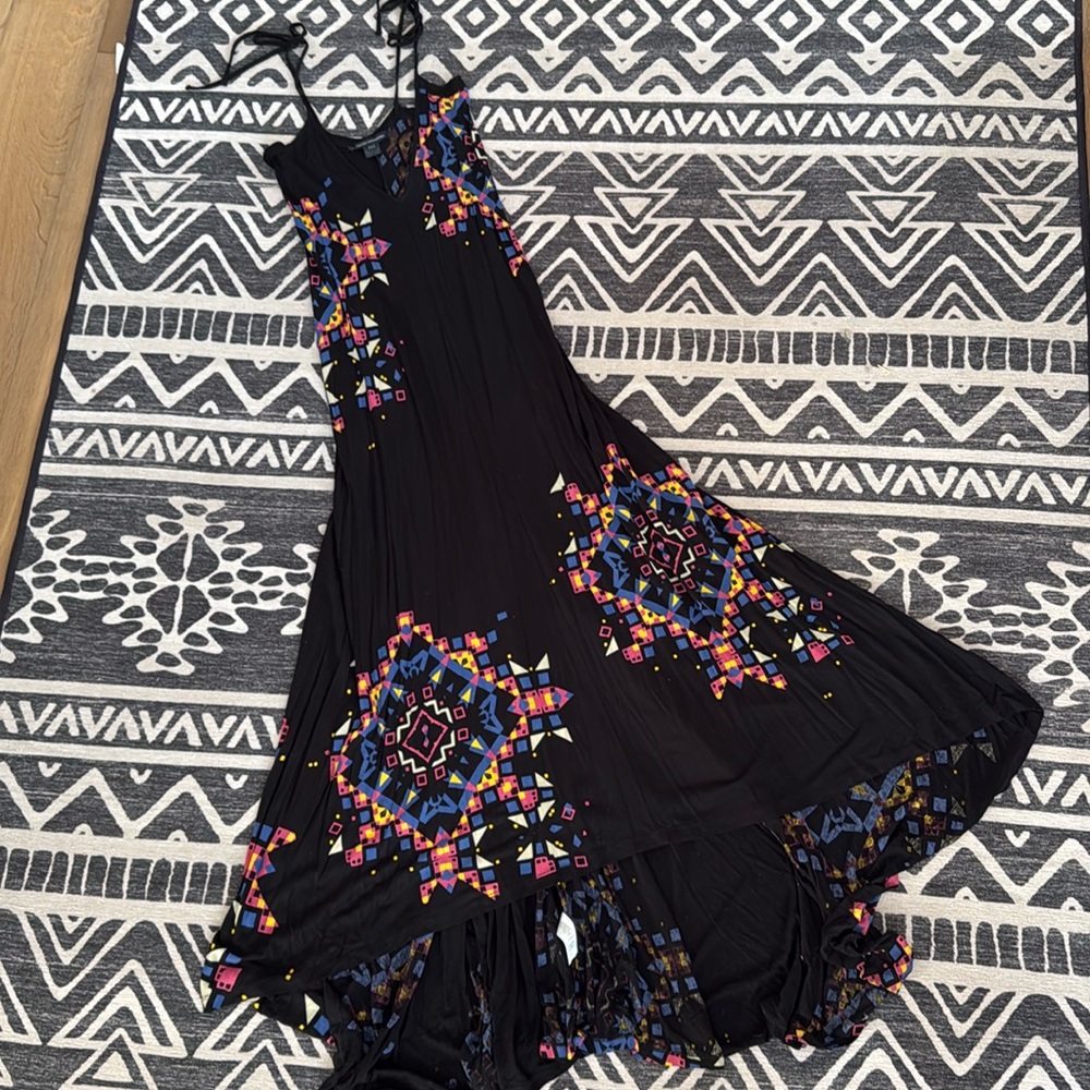 French Connection Elegant Maxi Dress Size 2 with Tie Waist Geometric Aztec